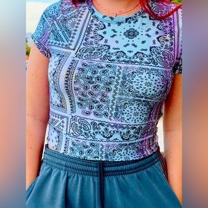 tie dye bohemian open back top💙💜🤍